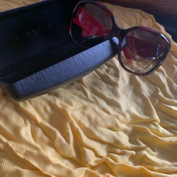 Sunglasses - Picture 3 of 3